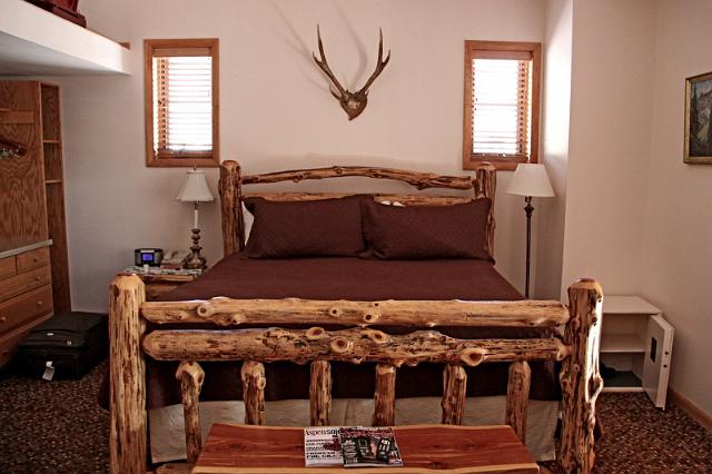 153 aspen, mountain chalet.JPG